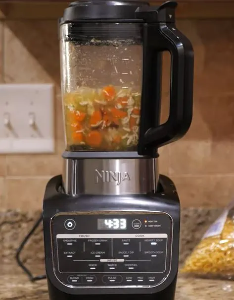 Can You Put Hot Liquid In A Ninja Blender